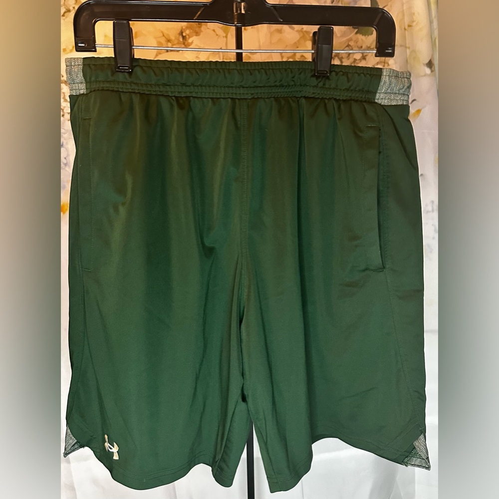 Under Armour Forest Green Loose Athletic Performance Shorts NWOT